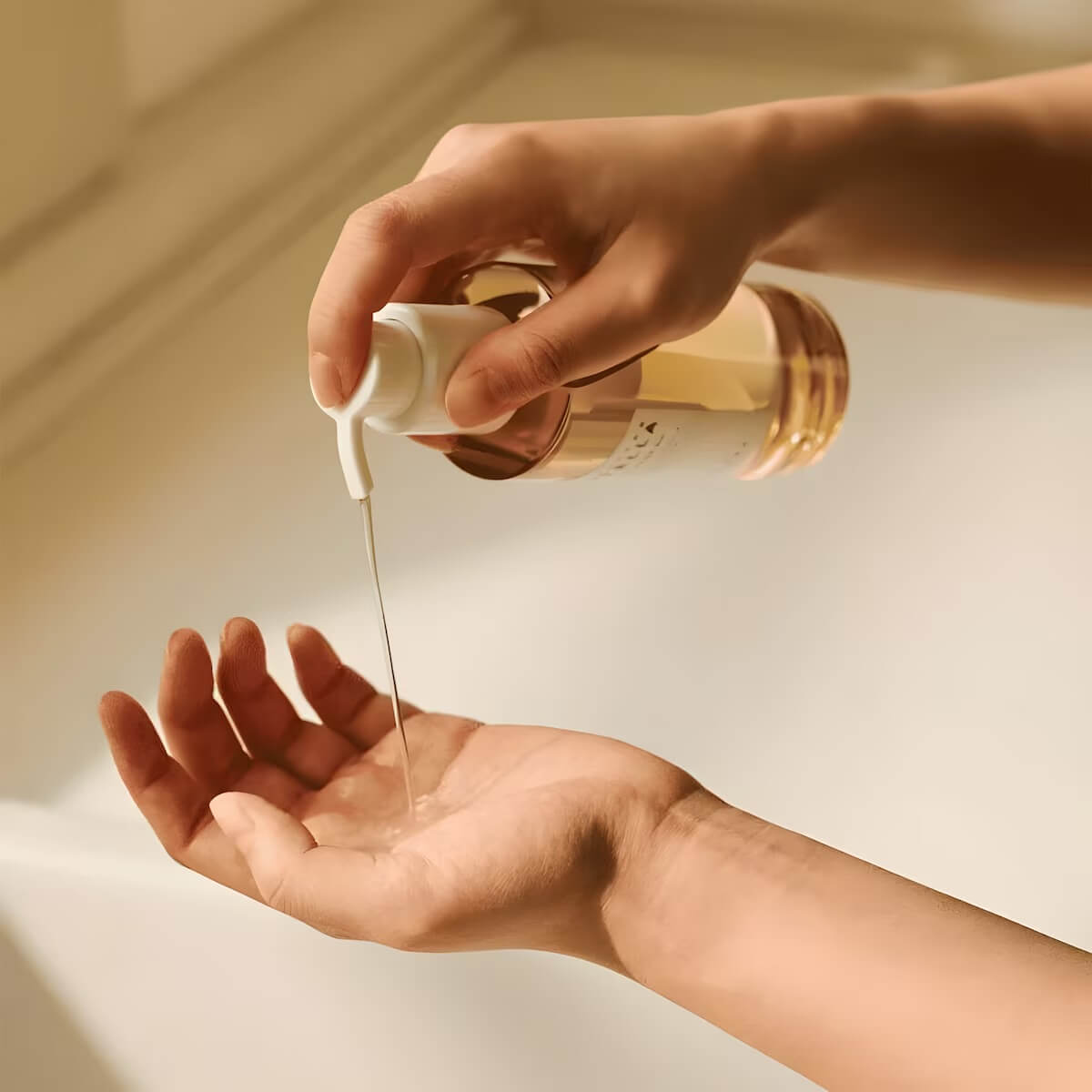 SKIN1004 Madagascar Centella Light Cleansing Oil (200ml)